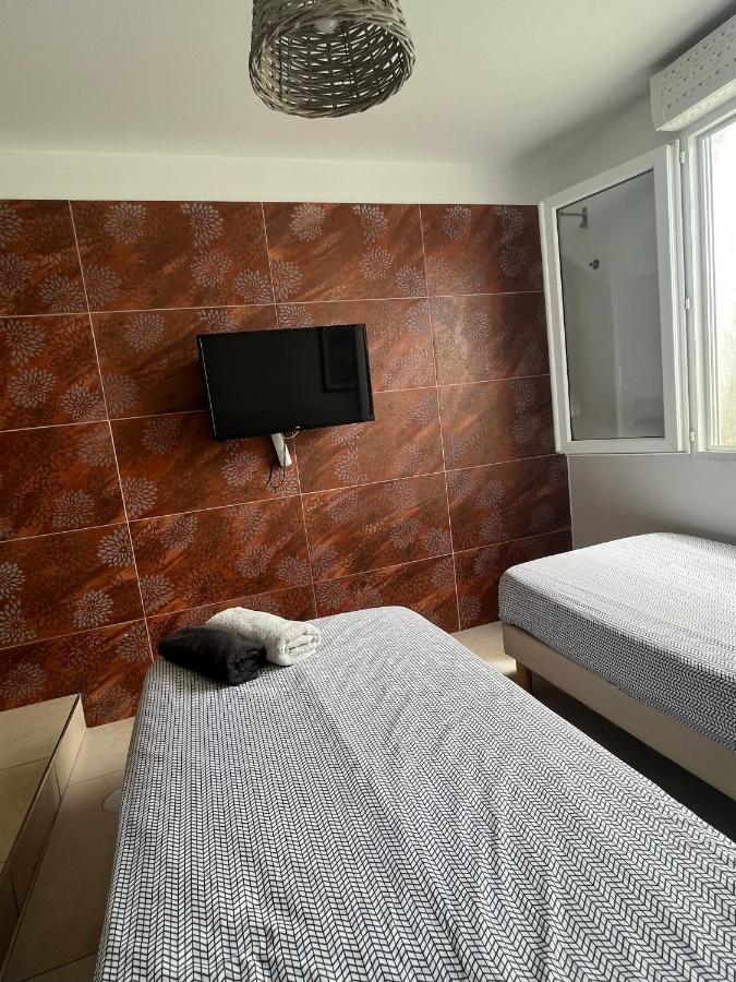 Appartement 4 Personnes, Aeroport Marseille マリニャーヌ エクステリア 写真