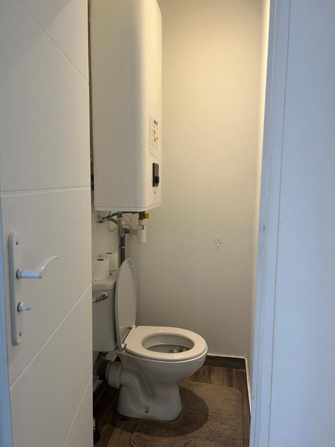 Appartement 4 Personnes, Aeroport Marseille マリニャーヌ エクステリア 写真