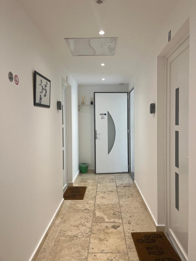 Appartement 4 Personnes, Aeroport Marseille マリニャーヌ エクステリア 写真