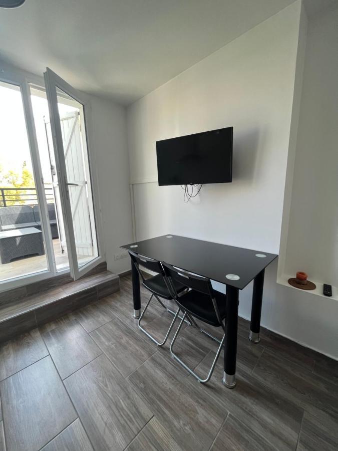 Appartement 4 Personnes, Aeroport Marseille マリニャーヌ エクステリア 写真