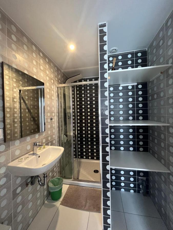 Appartement 4 Personnes, Aeroport Marseille マリニャーヌ エクステリア 写真